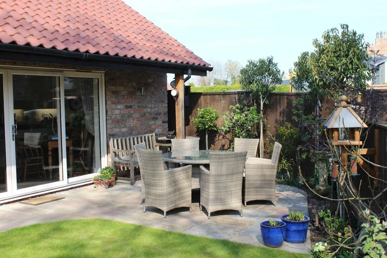 Mistletoe Cottage York